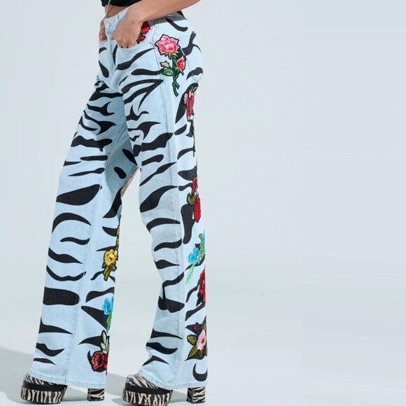 Akira Sleeping With Roses DenimJeans - Picture 1 of 5